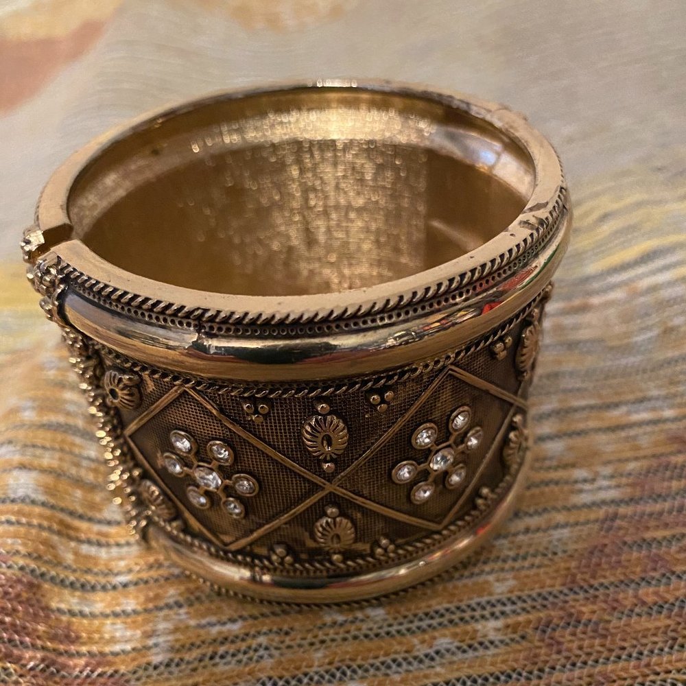 Women Cuff Bracelet Gold Tone